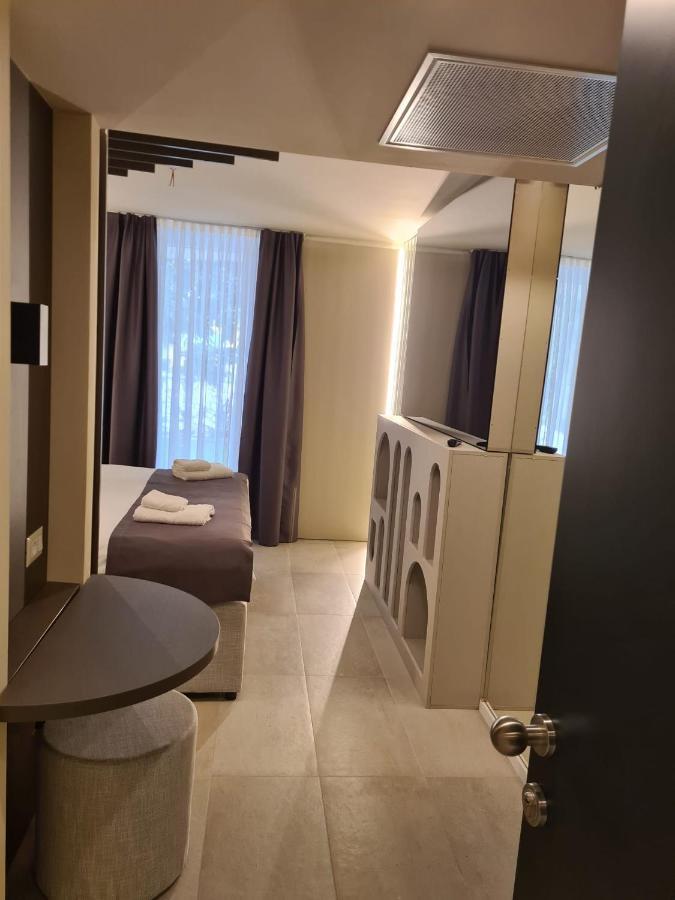 Hotel Emaus Novigrad  Bagian luar foto